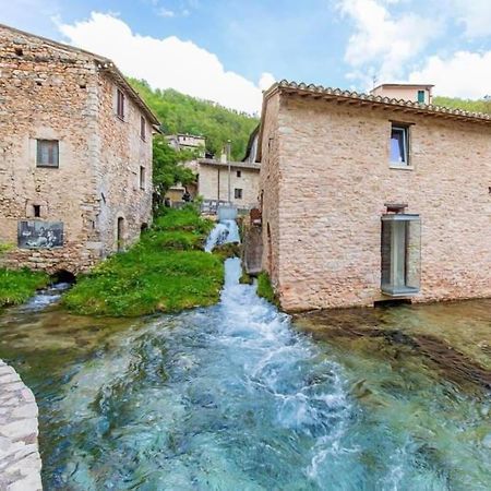 Casa Vacanze Fonte Del Menotre Foligno Zewnętrze zdjęcie