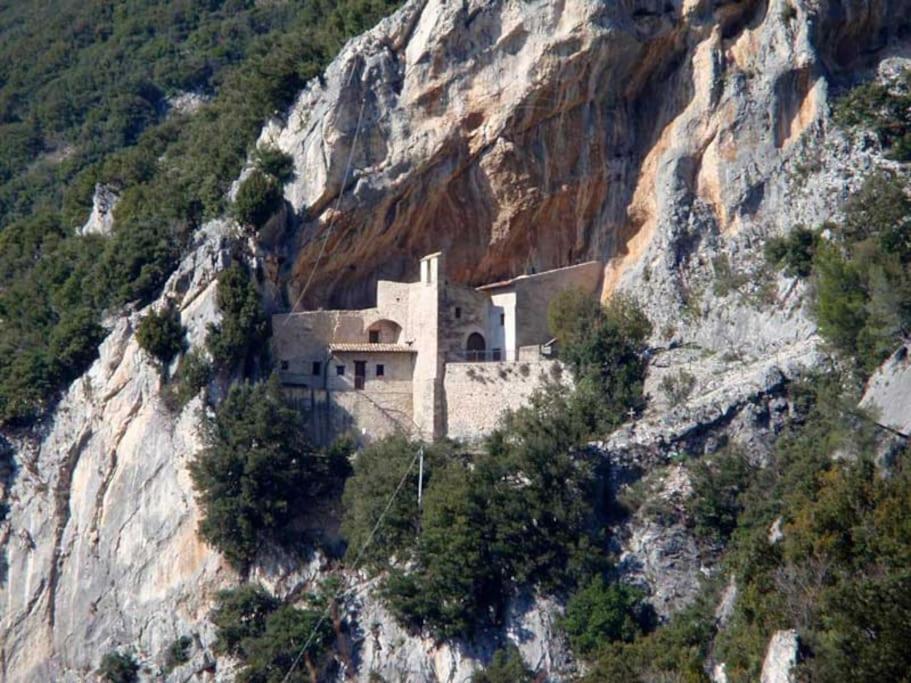 Casa Vacanze Fonte Del Menotre Foligno Zewnętrze zdjęcie